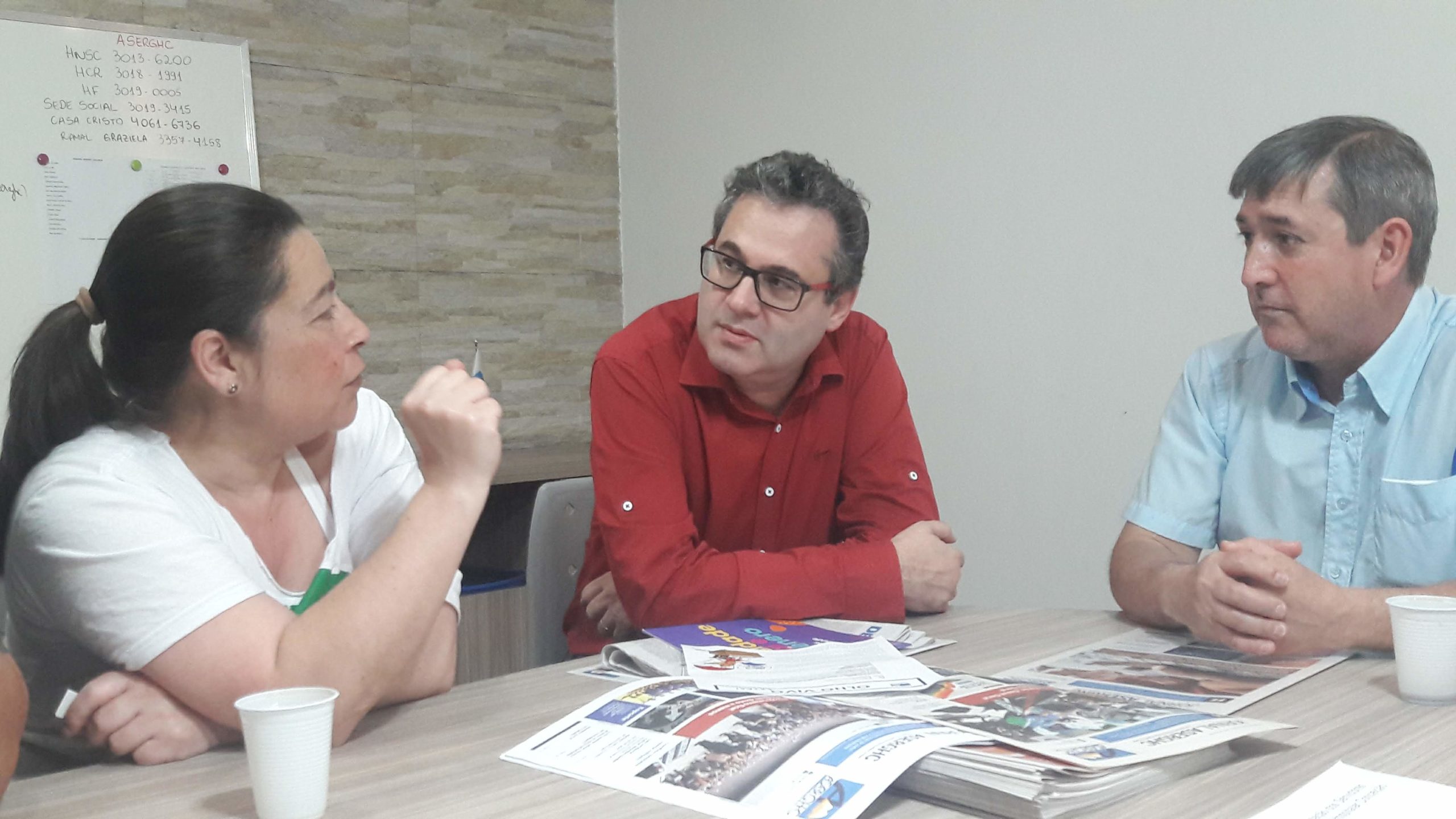 Servidores do GHC se reúnem com Roberto Robaina e relatam ações em defesa da saúde
