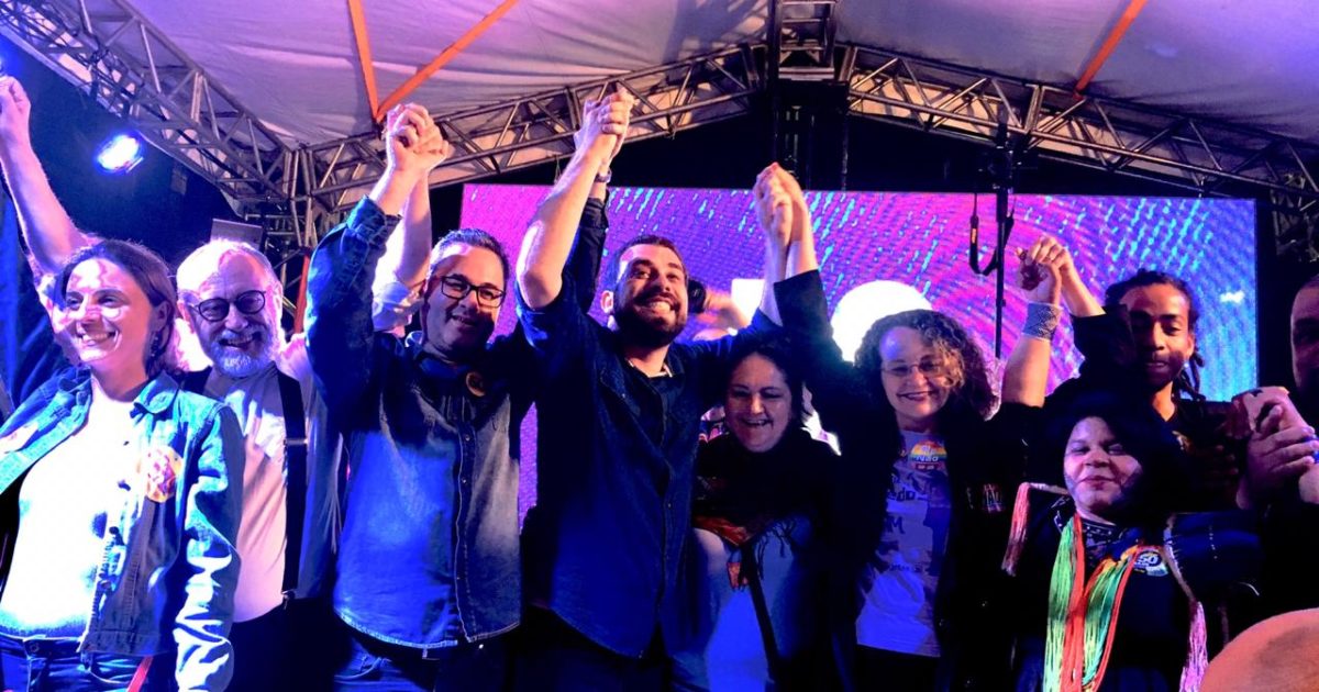 Na reta final da campanha, comício reúne Robaina, Professora Camila, Guilherme Boulos e Sônia Guajajara em Porto Alegre