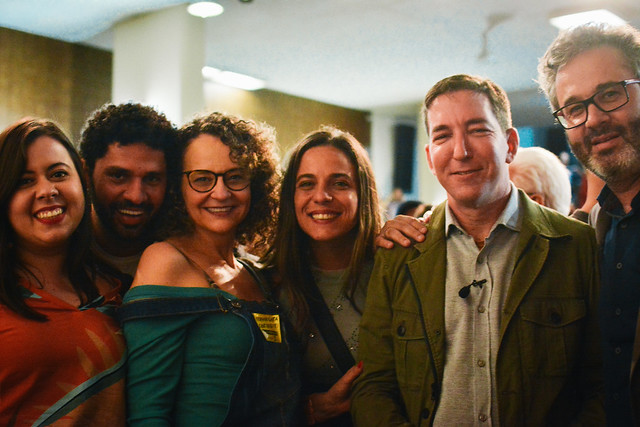 No Rio, nos unimos em apoio a Glenn Greenwald